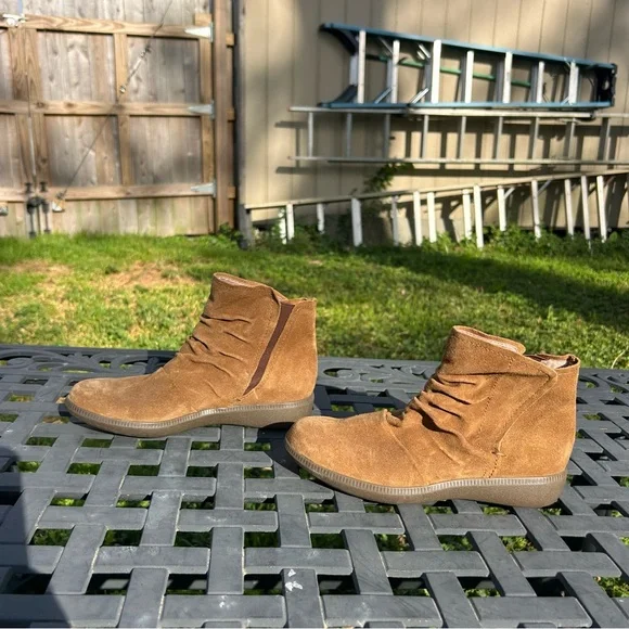 Munro Scout Tobacco Suede Ruched‎ Water Resistant Comfort Bootie size 5.5 - Picture 4 of 10